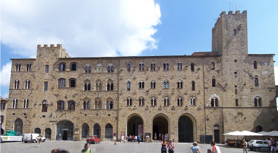 palazzo Pretorio & palazzo épiscopa