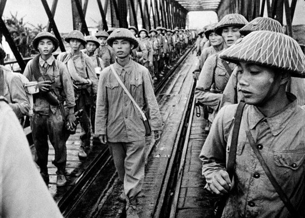 Les Viet-Minh arrivent à Hanoi